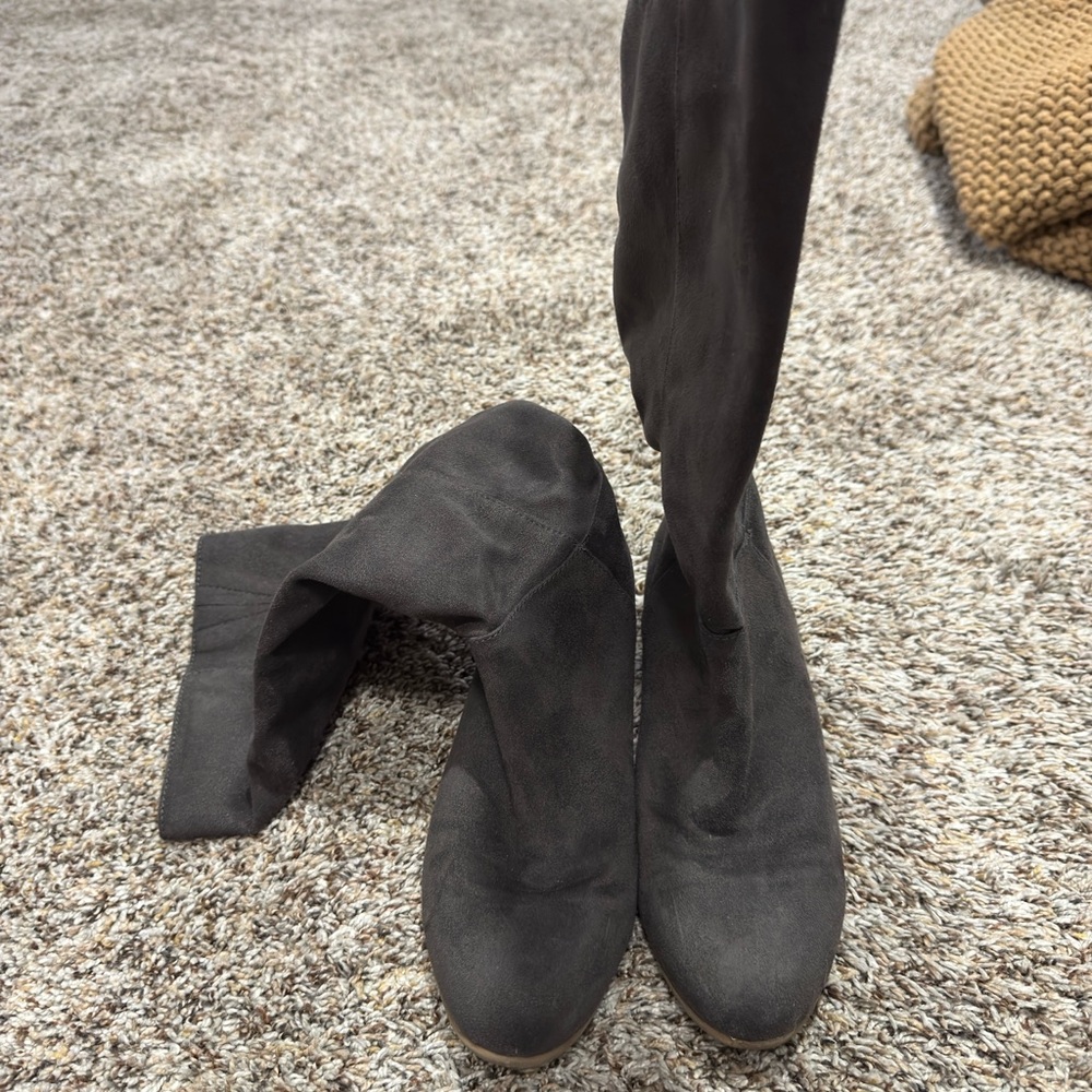 Women's Gray Suede Boots